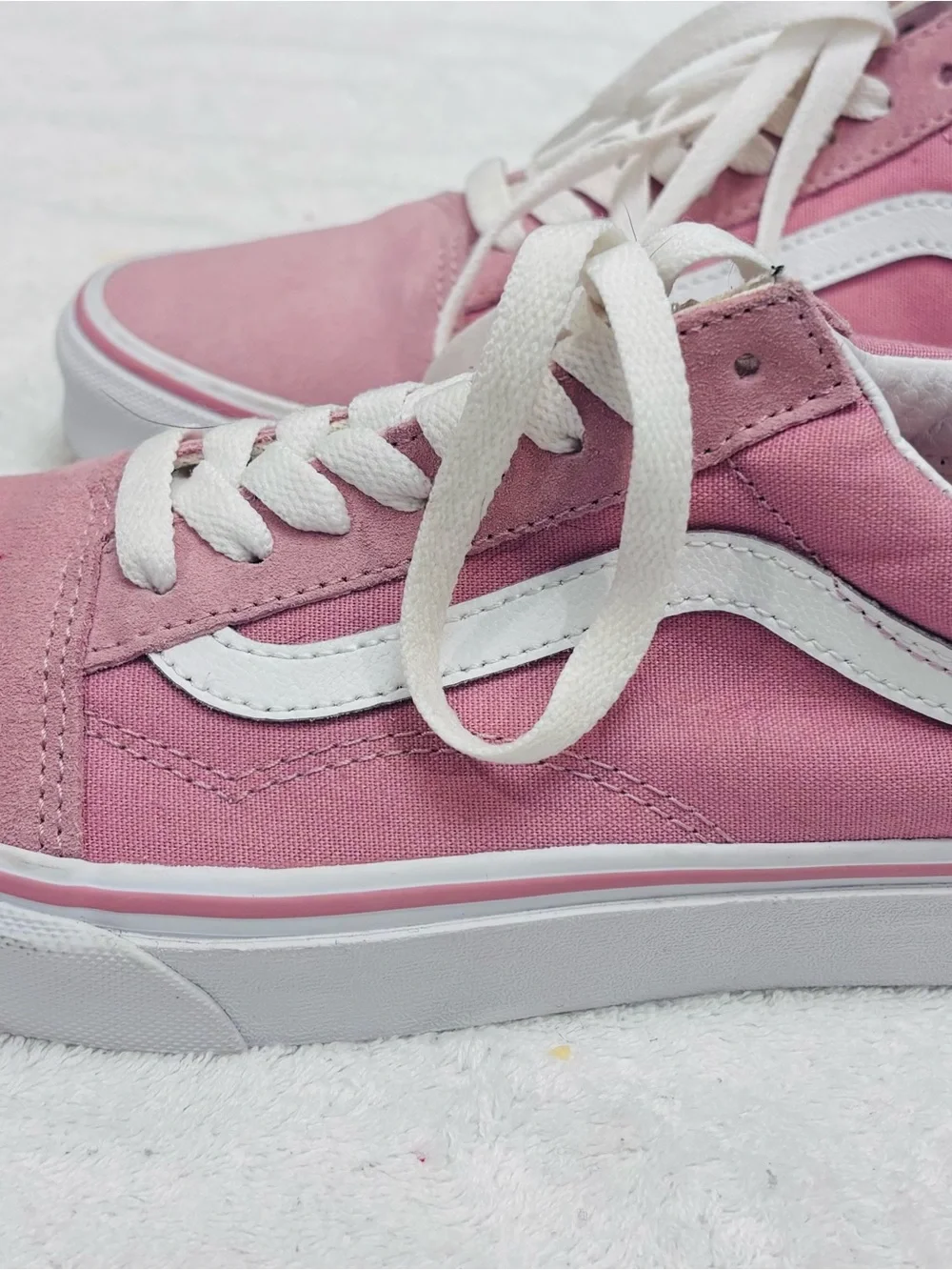 Brand New Sneakers by Vans - women’s size 8 / men’s 6.5 / UK 5.5  - box 16